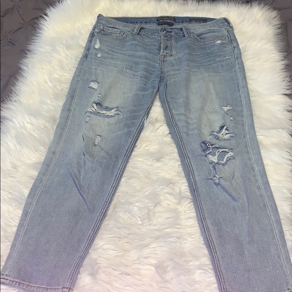 Abercrombie & Fitch boyfriend jeans